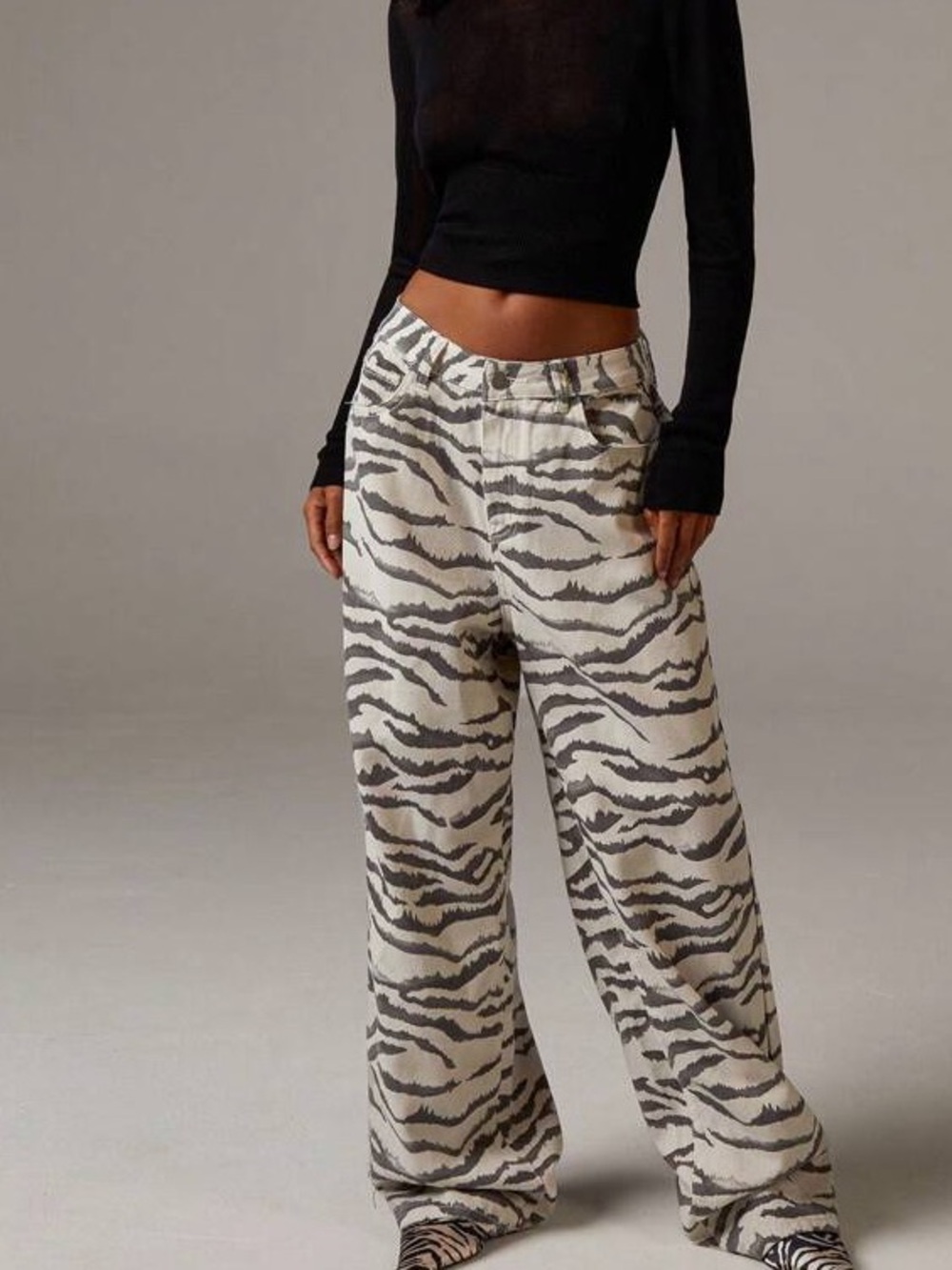 Nasty Gal Wide Leg Animal Print Pants in Beige & Black Size Medium NWT